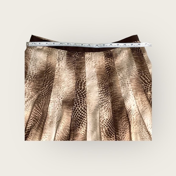 Jones New York Animal Print Brown Tan Flare Zipper Skirt Polyester. Size 6 - Picture 7 of 8